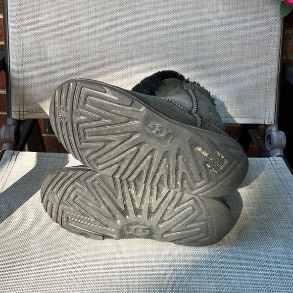 UGG Bailey Button Short Boots in Black - Picture 5 of 6